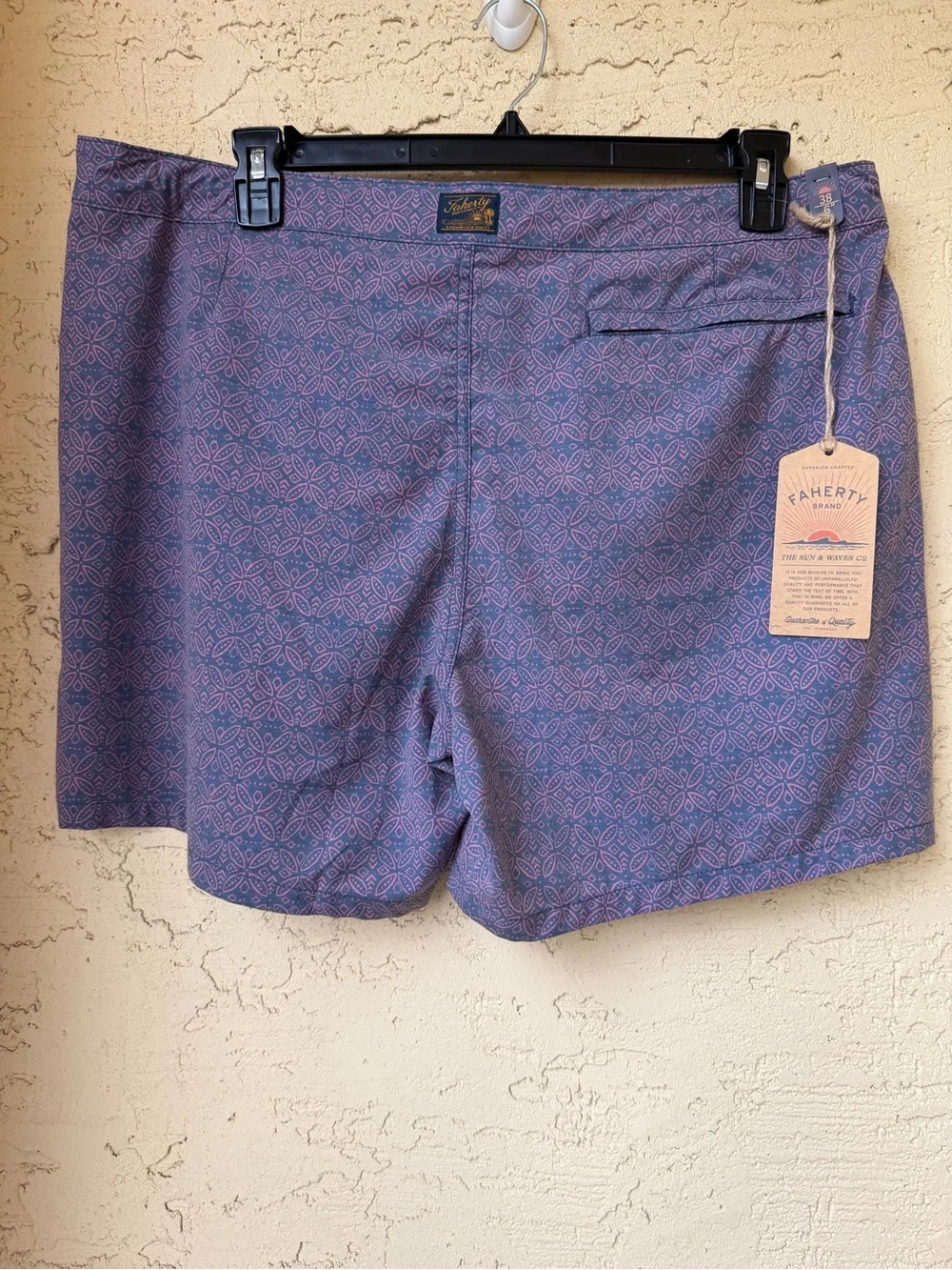 NWT Faherty Biarritz Boardshorts 38 in Dusk Rose Medallion